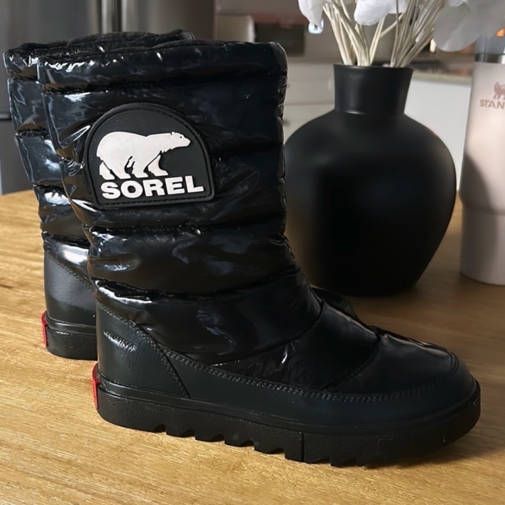 Sorel Black Glossy Quilted Mid-Calf Winter Boots size 5